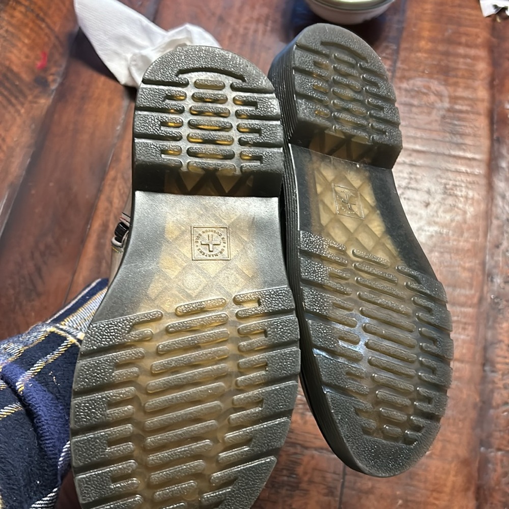 Girls Doc Martens size 2 worn once - Picture 6 of 9
